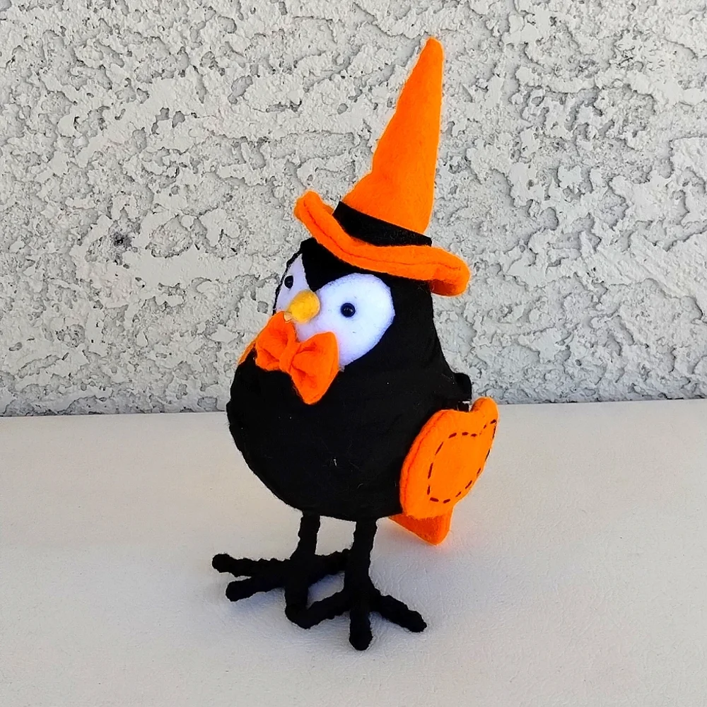 Target Hyde Eek Witch Bird 2016 Featherly Friends Halloween Black Orange Felt